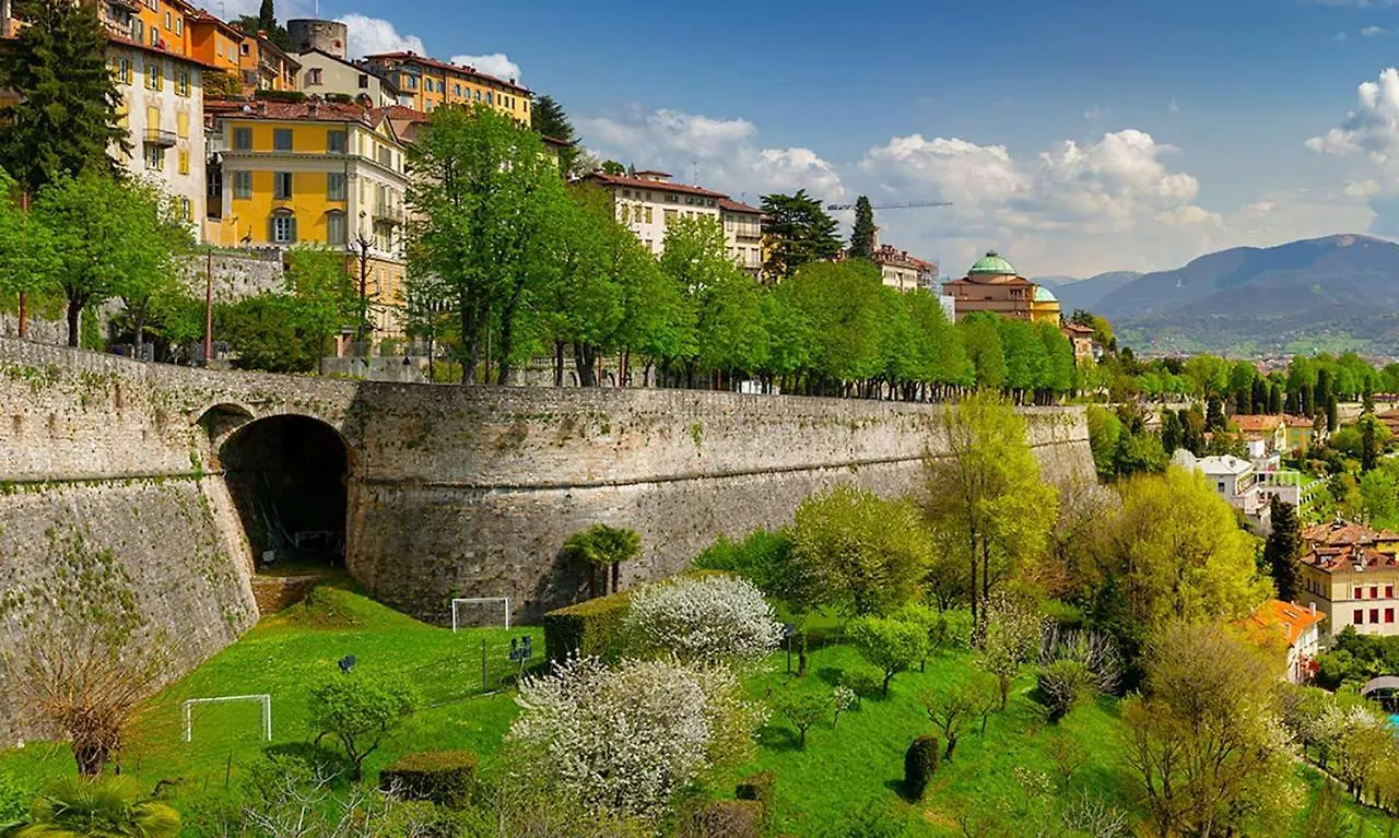Canovine 13 Bergamo Italien
